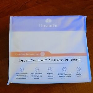 DreamFit Dream Comfort mattress protector White Queen waterproof barrier New GRG